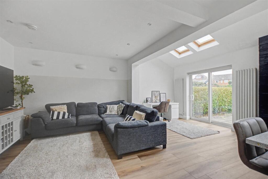 Marshall Drive, Bramcote, Nottingham photo 3