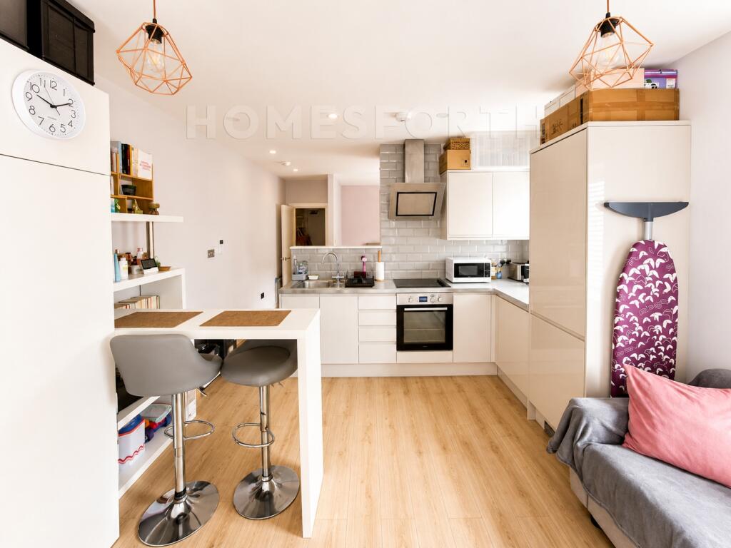 Apartment in Dartford - View 5