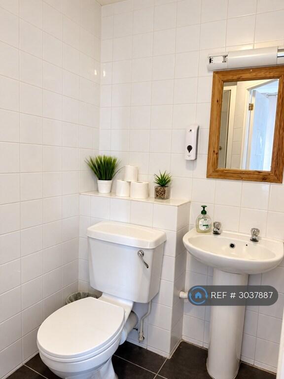 Apartment in Brighton - View 5