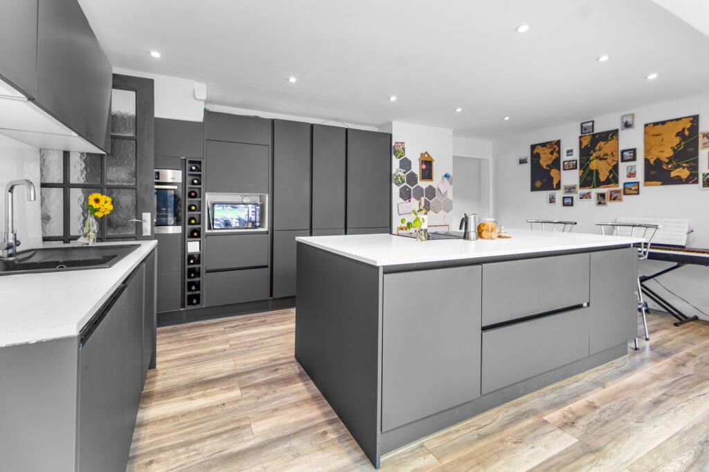 House in Redhill - View 5