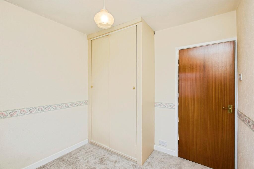 Marlborough Crescent, BURTON-ON-TRENT photo 4