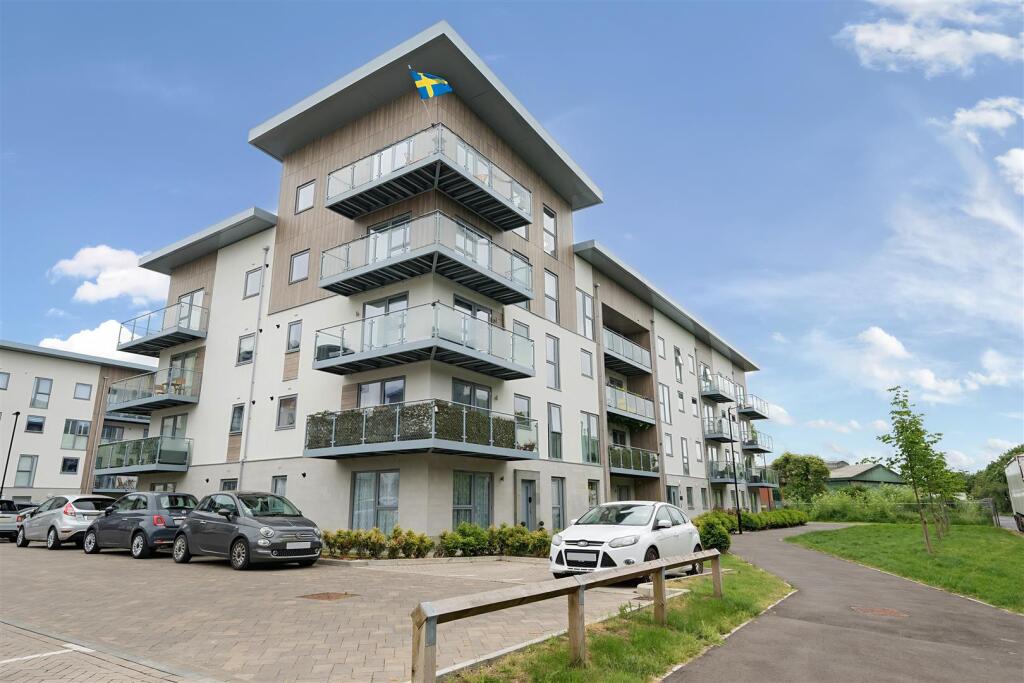 Main image of property: Vicus Way, Maidenhead, SL6
