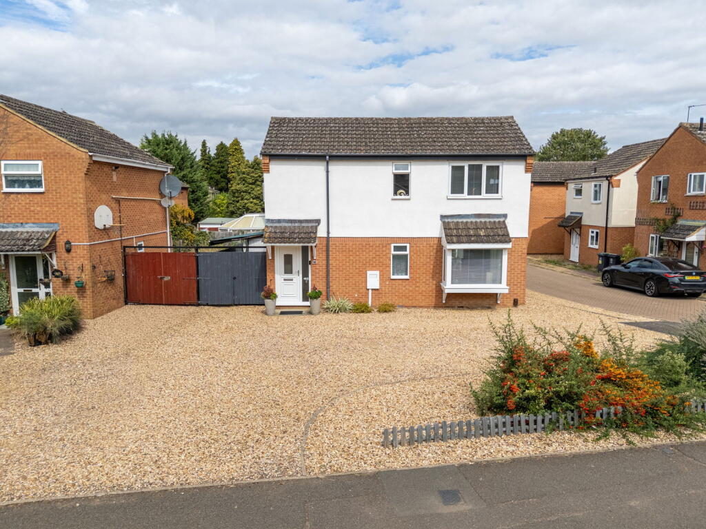 3-bed detached on Titty Ho, Raunds, NN9 6DF, £260,000