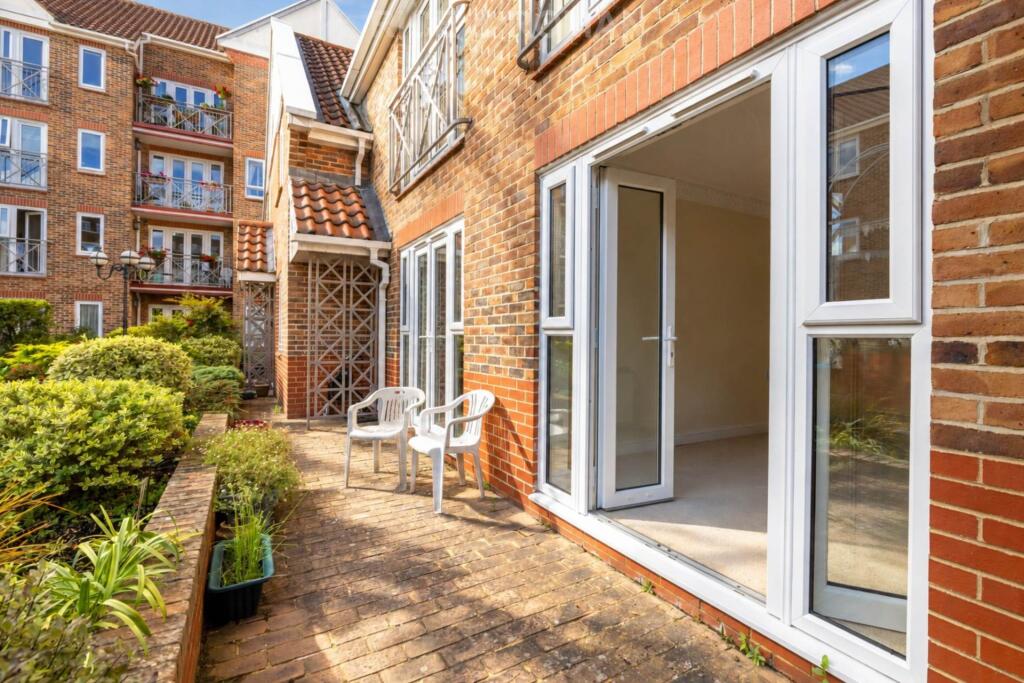 Apartment in London, North Sheen - View 3