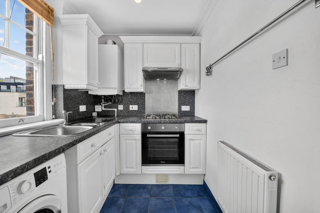 Apartment in London - View 3