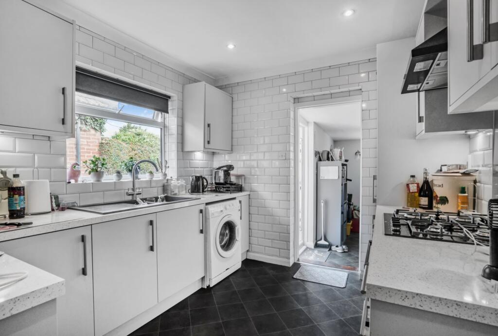 House in Guildford, Worplesdon - View 2