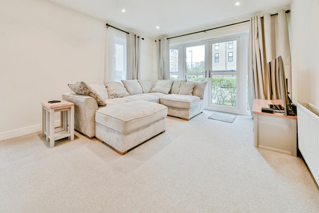 Apartment in Stevenage - View 3