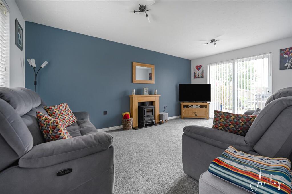 House in Neath - View 4