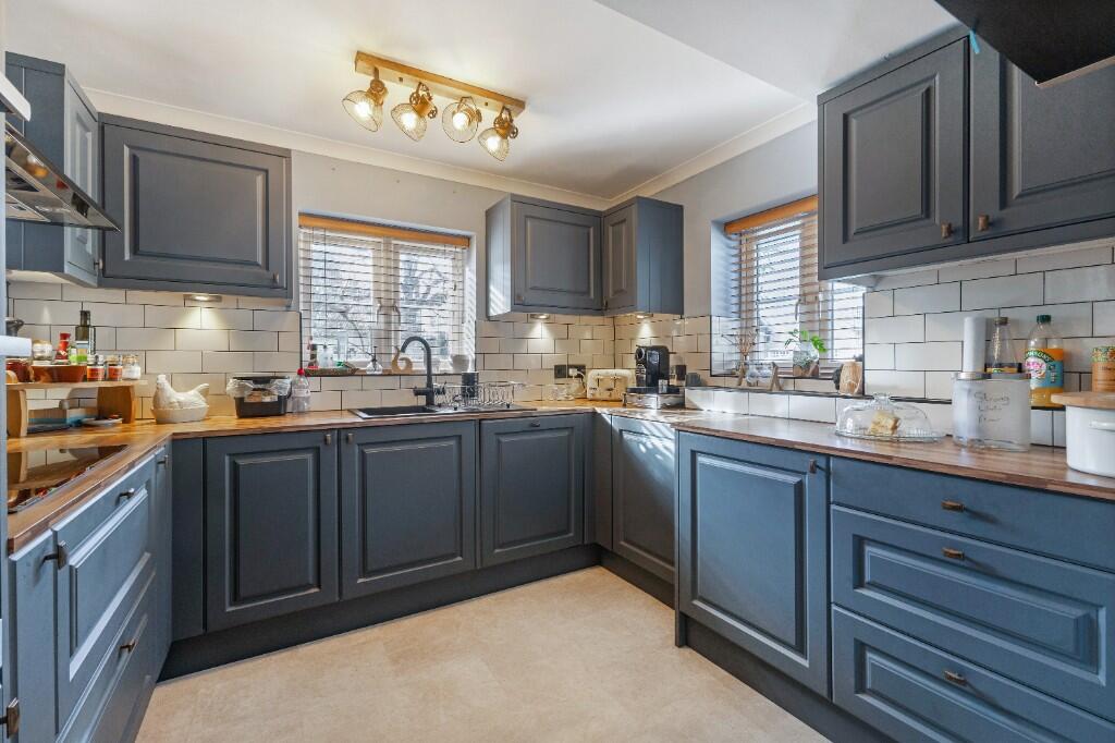 Station Road, Kintbury, Berkshire, RG17 9UR. photo 3