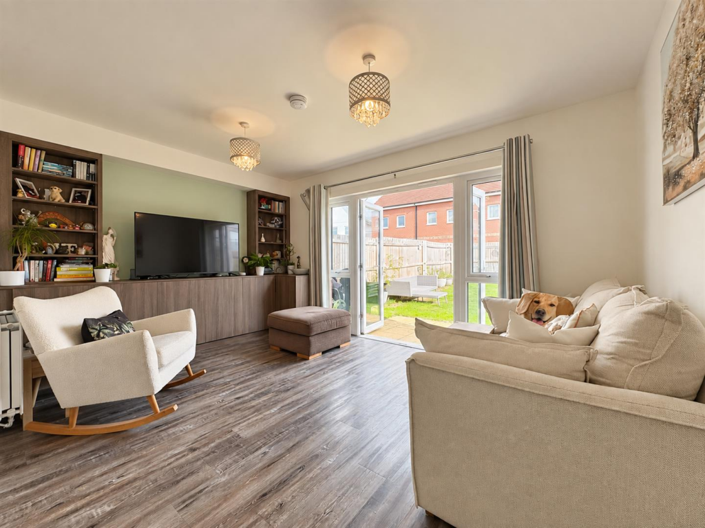 House in Worcester - View 5