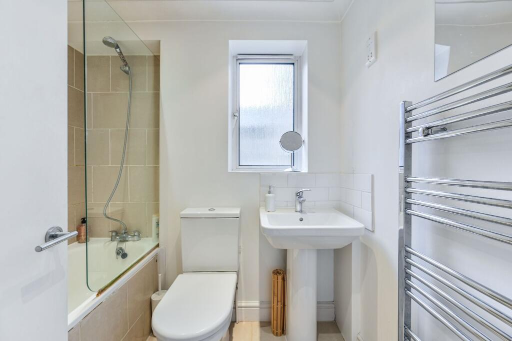 1 bedroom maisonette for rent