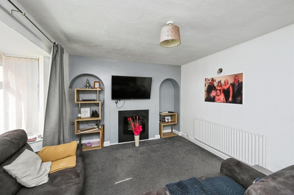 Longford Crescent, Nottingham - View 6