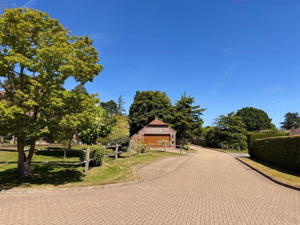 House in Horsham, West Chiltington - View 2