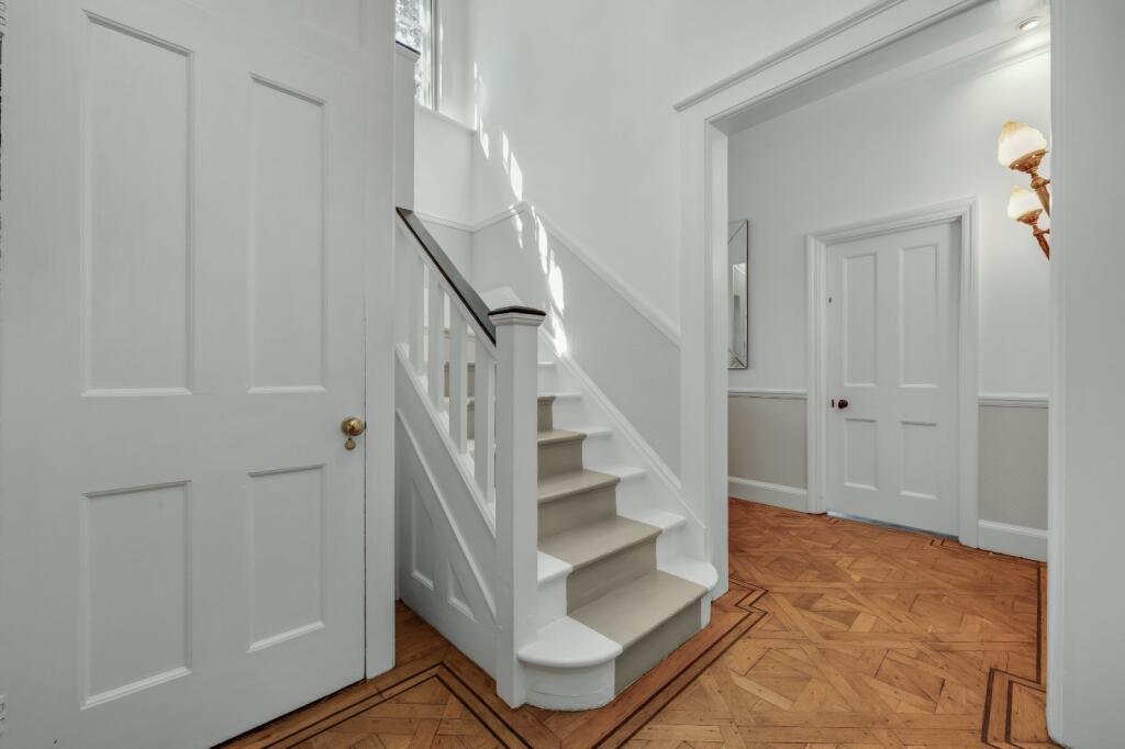 House in Elmbridge, Surrey - View 5