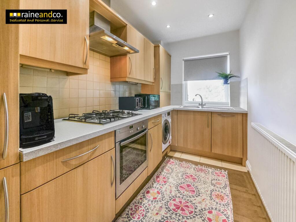 Apartment in Welwyn Hatfield, Roe Green, Hatfield - More
