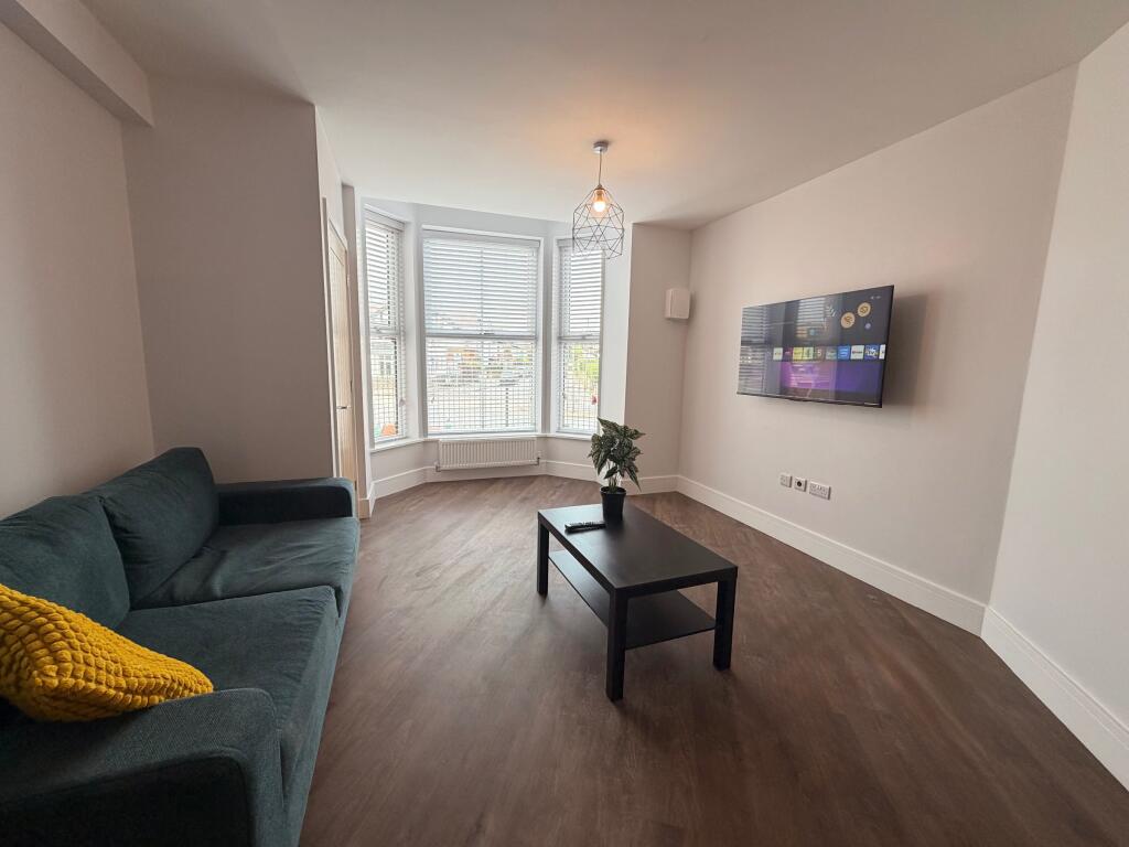 Main image of property: Flat 2, Loughborough Road, West Bridgford, Nottingham