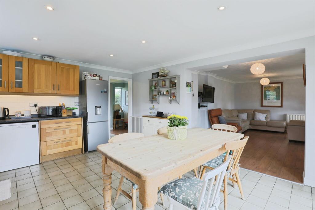 Willow Drive, Wellesbourne, Warwick - View 3