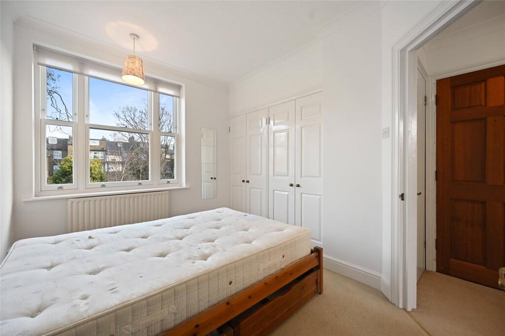 Apartment in London - View 5
