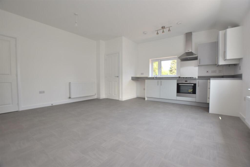 Cutler Brook Drive, Kedleston Grange, Allestree photo 4