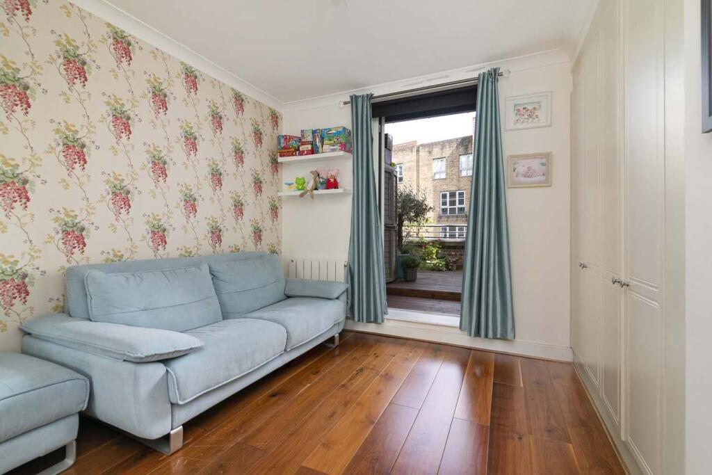 Apartment in London - View 5