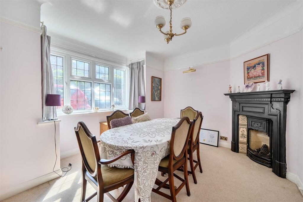 House in Croydon - View 5
