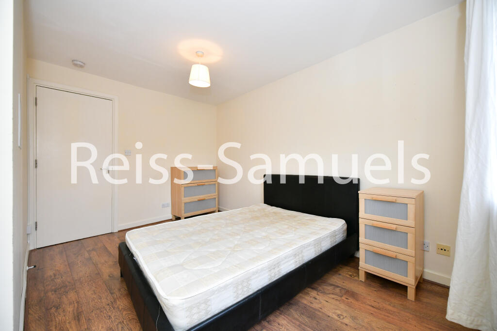 5 bedroom town house for rent