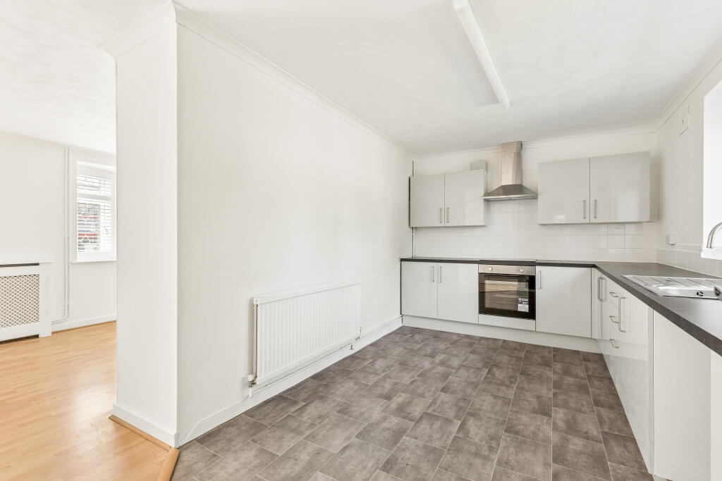 House in Ilford - More