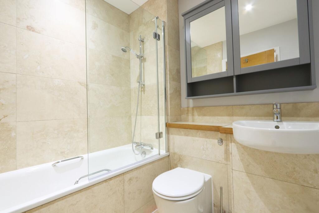 2 bedroom maisonette for rent