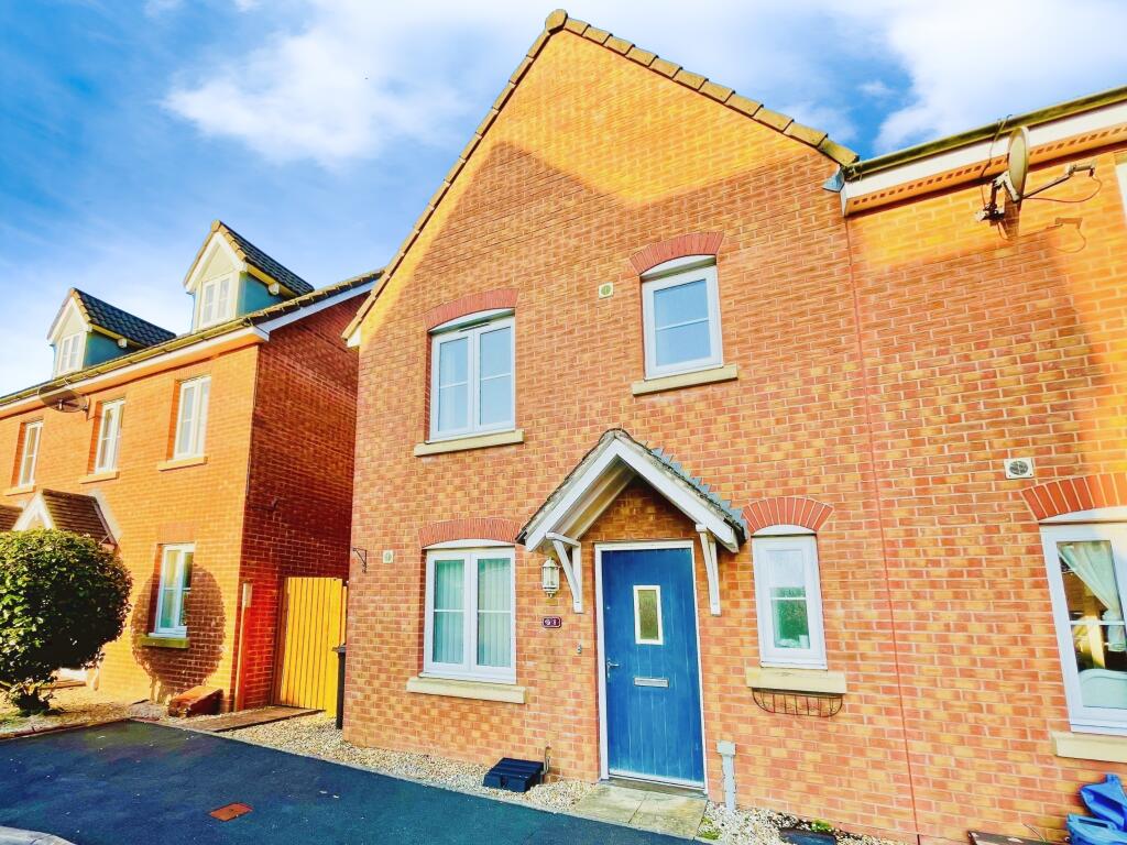 Main image of property: Clos Cwm Golau, MERTHYR TYDFIL