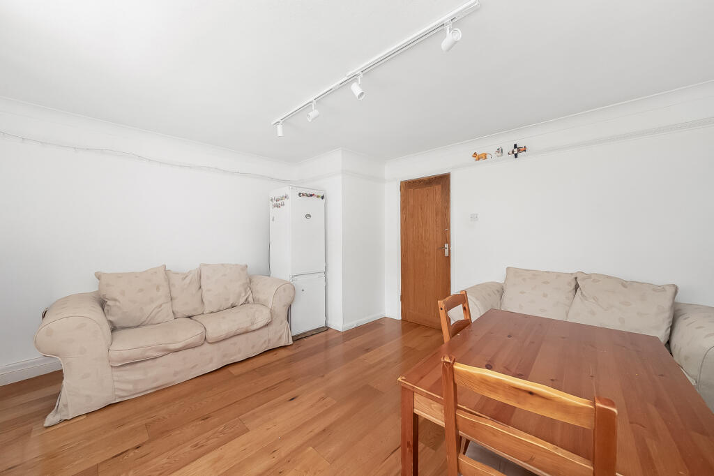Apartment in London, Bromley Park, Plaistow - View 4