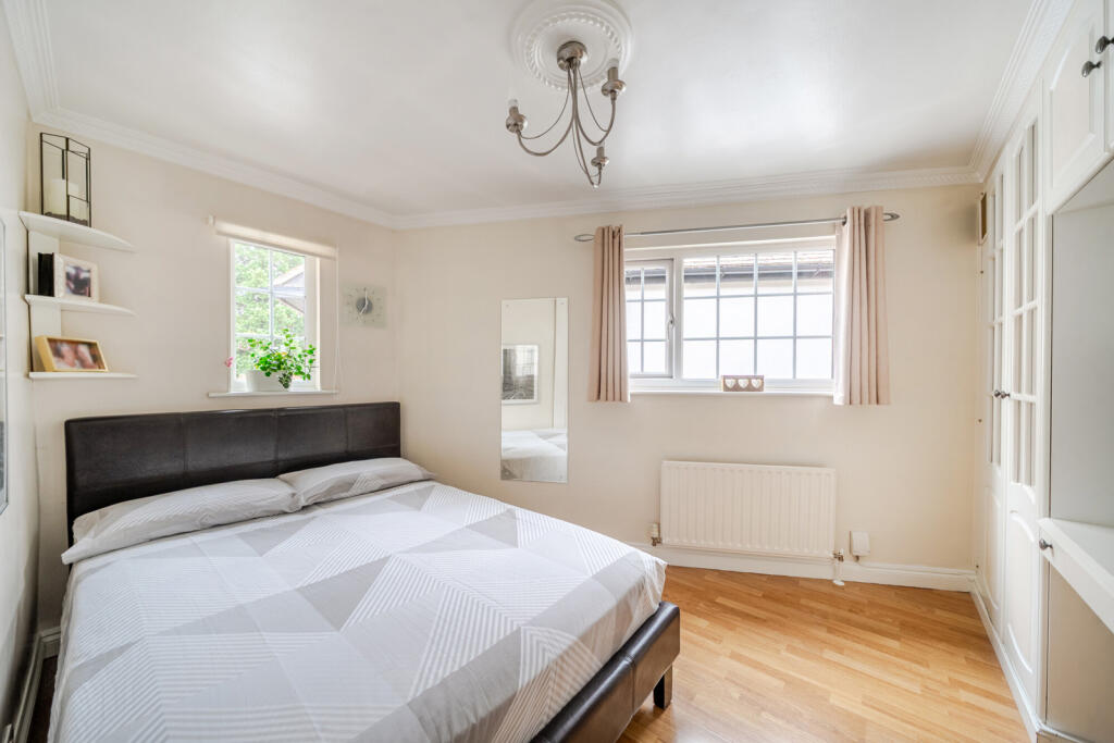 House in London, South End, New Eltham - More