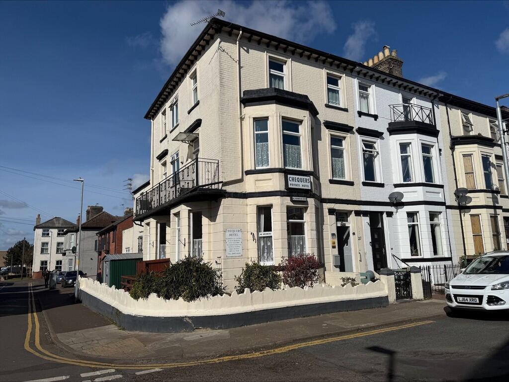 10-bed terraced on Nelson Road South, Great Yarmouth, £265,000