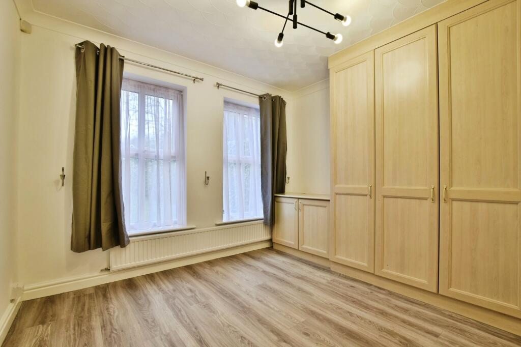 Land Lane, Wilmslow, Cheshire, SK9 photo 4