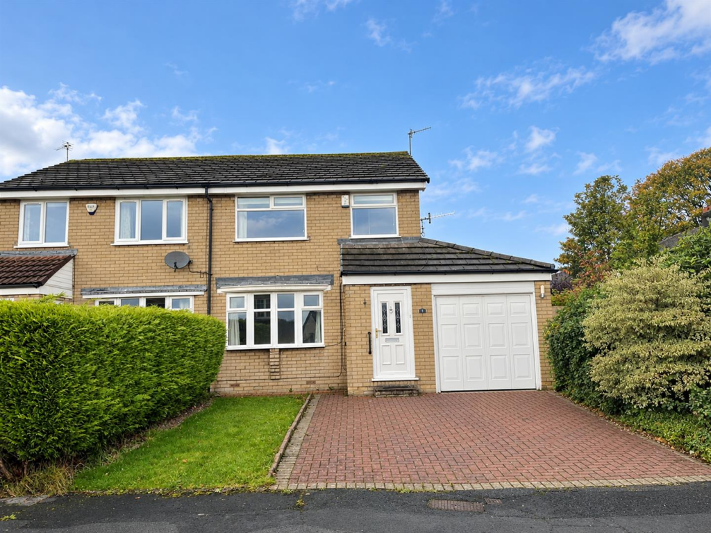 3-bed semi-detached on Four Lanes, Mottram, Hyde, £300,000