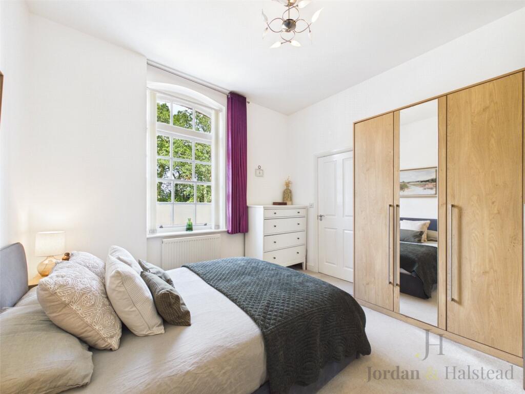 Apartment in Warrington - More