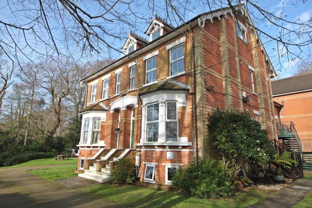 Main image of property: 17 Abbey Hill, Netley Abbey, Southampton