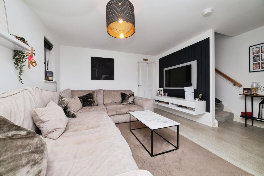 House in Hull - View 4
