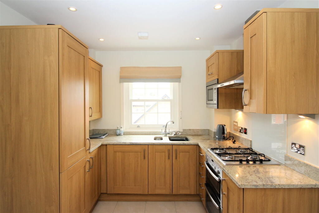Burgage Mews, West Street, Alresford, SO24  photo 3