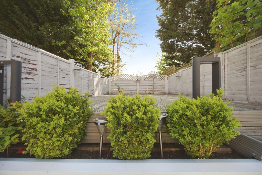 House in Dunstable, Central Bedfordshire - View 3