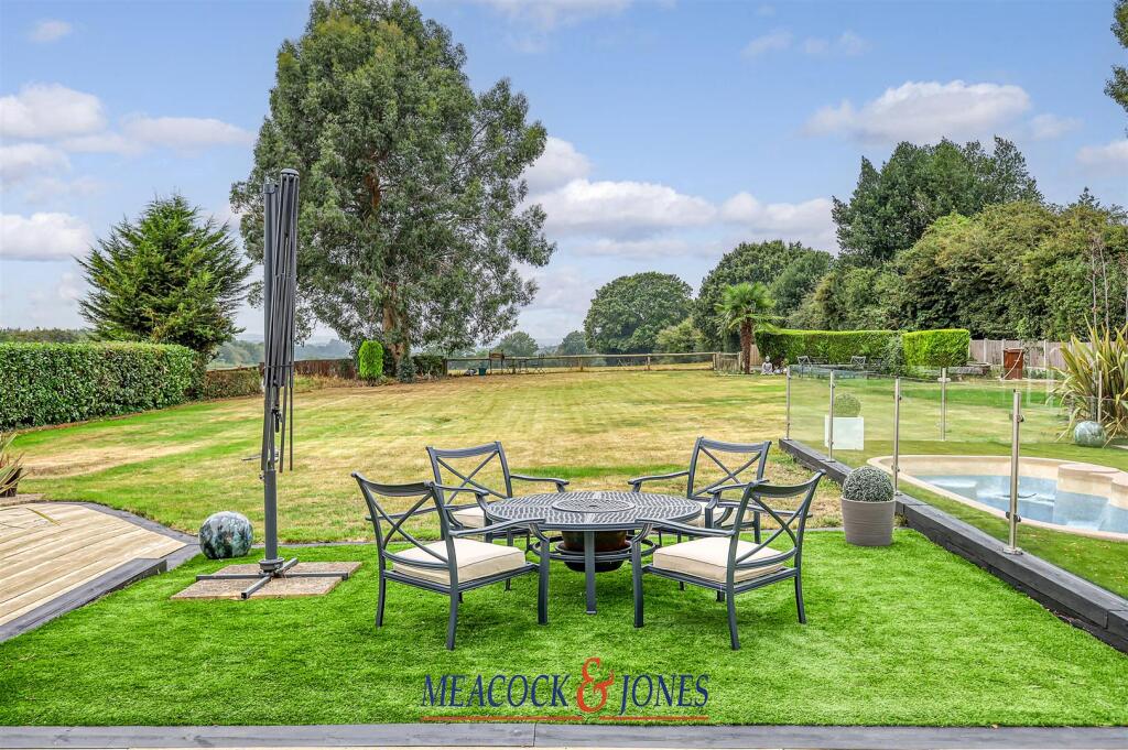 Laindon Road, Billericay, Essex photo 2