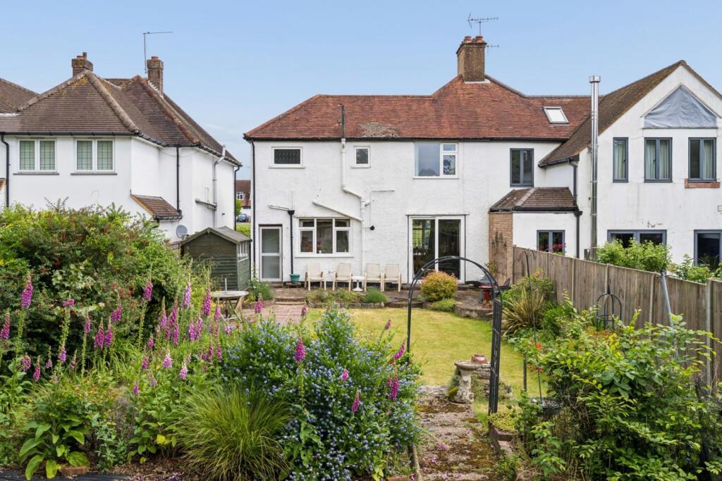 Woodside Close, Amersham, Buckinghamshire, HP6 5EF photo 3