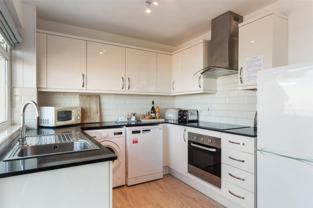 Apartment in Swansea - View 4