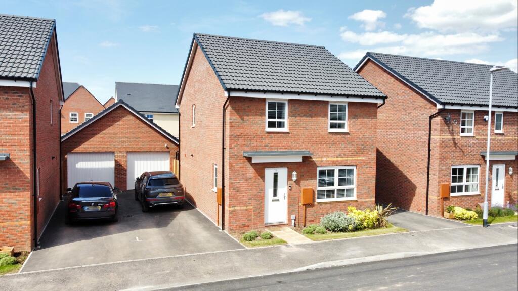 4-bed detached on Broad Close, Taunton, Somerset, TA2, £360,000