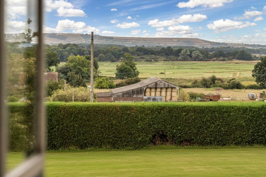 Mare Hill Road, Pulborough, West Sussex, RH20 - View 2