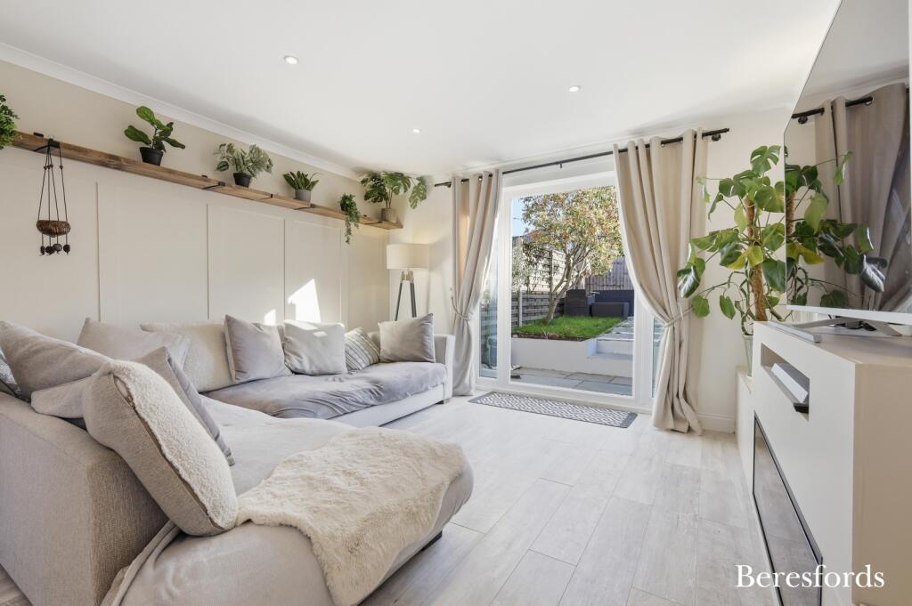Celandine Close, Billericay, CM12 - View 3