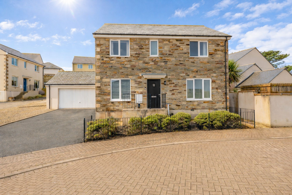 5-bed detached on Piran View, Perranporth, TR6, £580,000