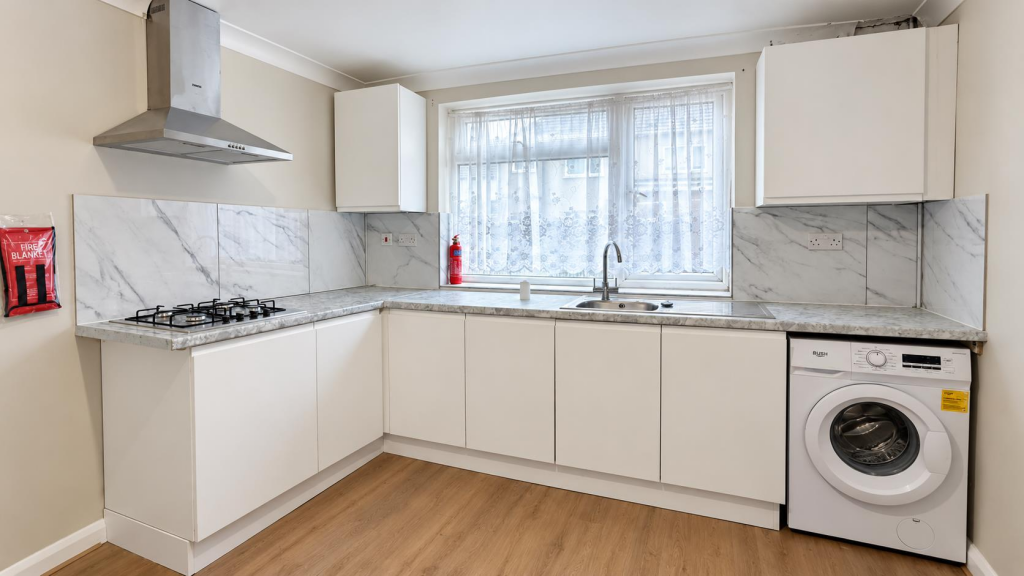 Apartment in Twickenham - View 3