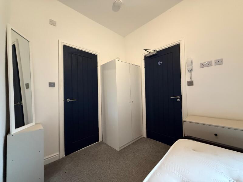 House in Sheffield, South Yorkshire - View 3