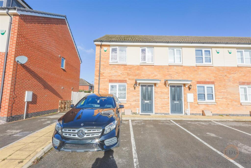 2-bed terraced on Mclaren Gardens, Spalding, £57,750