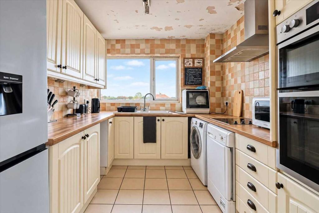 Apartment in Colchester - View 3